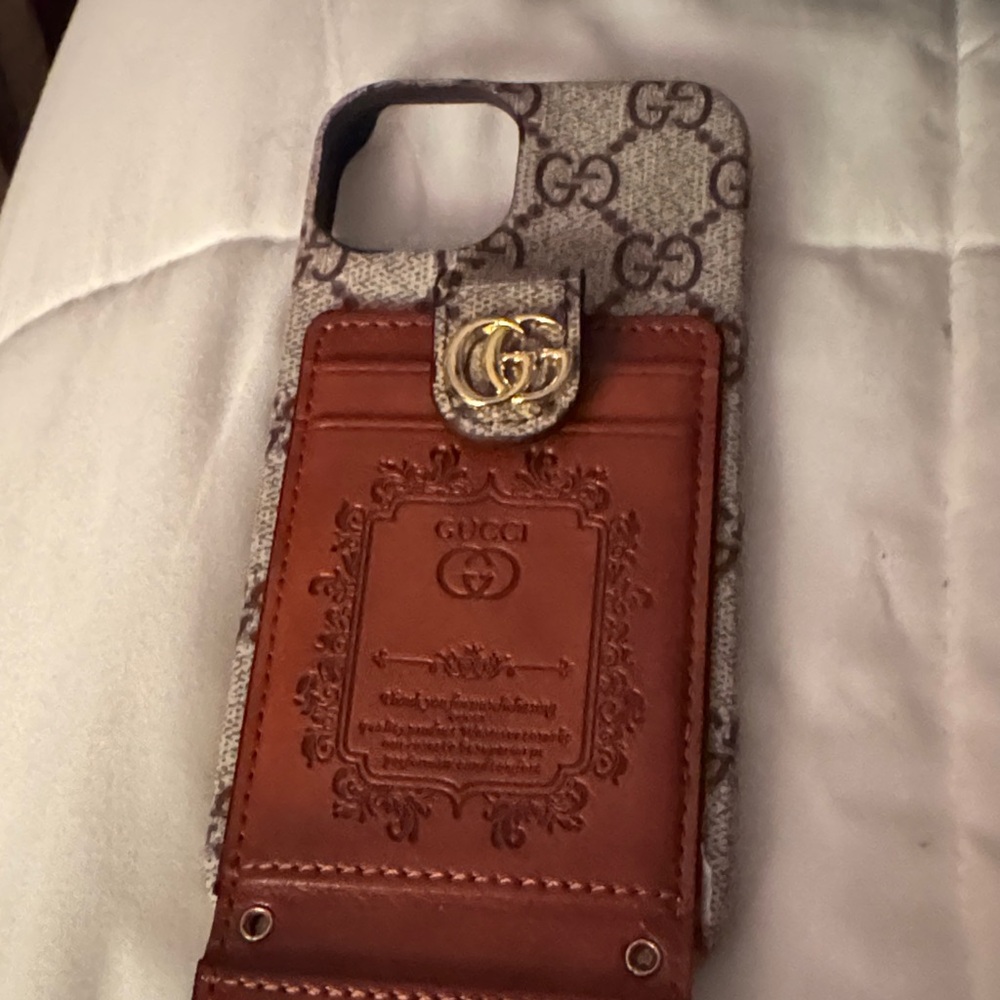 Signature Brown and Gray Phone Case can’t validate authenticity. Fits phone 12 - Picture 5 of 6